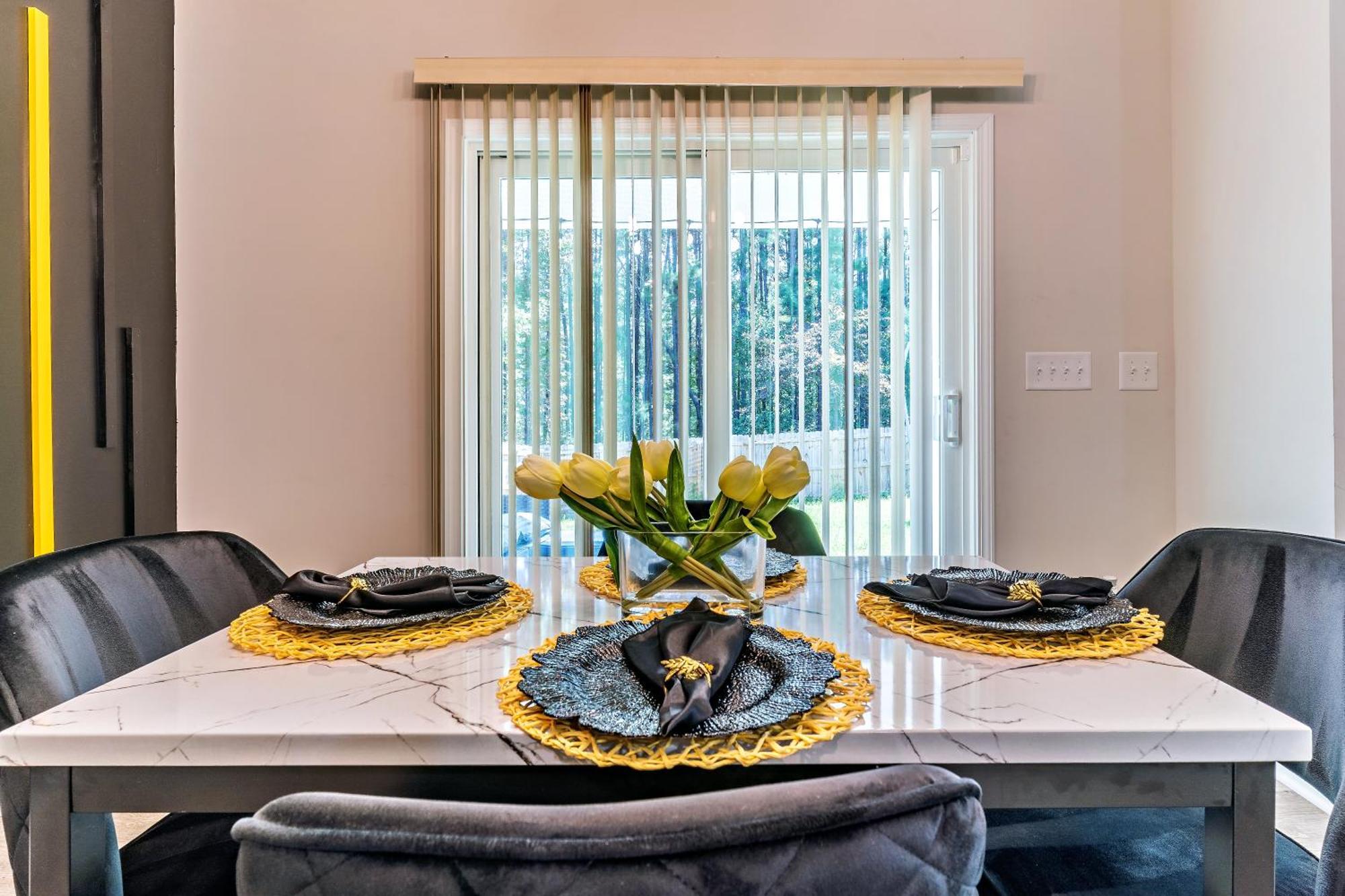 Raleigh Luxe Family Retreat- 15 Min To Downtown, Kids Gear, Fast Wifi For Wfh, Ev & Pet Friendly Villa Exterior photo